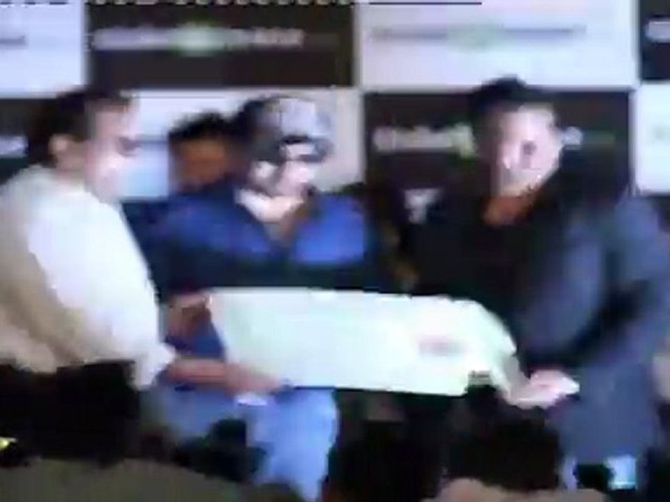 Dharmendra Promotes Yamla Pagla Diwana With Ajay Devgan