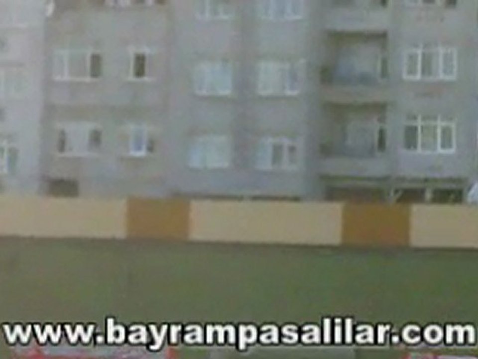 Karşı taraf yeşil desene / Menemen Maçı - www.bayrampasalilar.com
