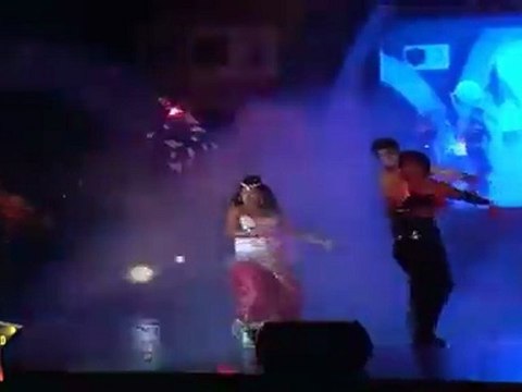 Sexy Babe Shakes Legs At 17th Lions Club Gold Awards 2011