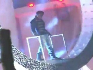 Shahrukh Khan  Performs At Apsara Awards