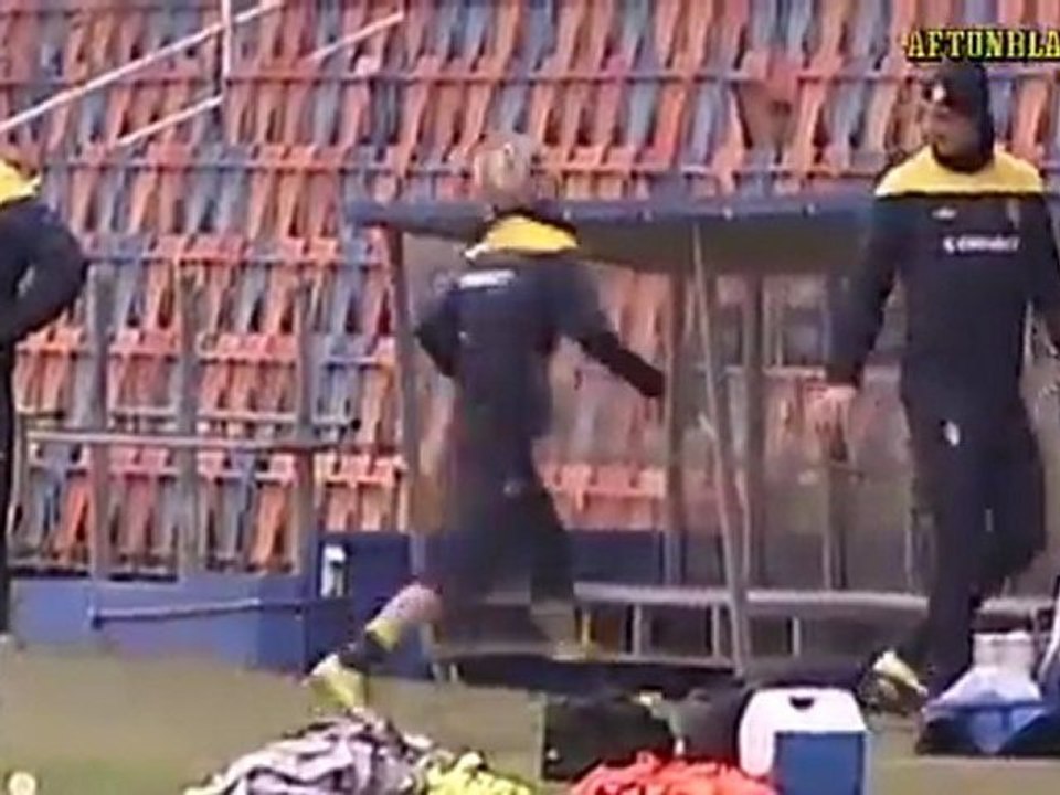 Το χτύπημα του Ζλάταν Ιμπραχίμοβιτς στον Κρίστιαν  Βίλχεμσον