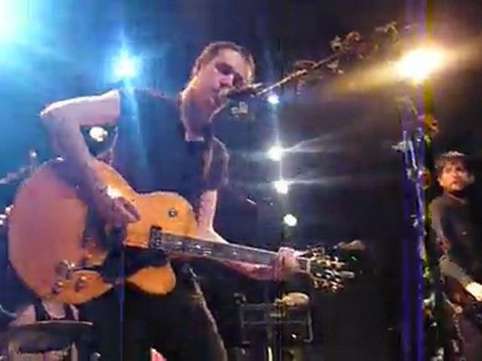 Kill The Young 'Darwin Smiles (Revolution)' Chateaulin. 26/03/2011