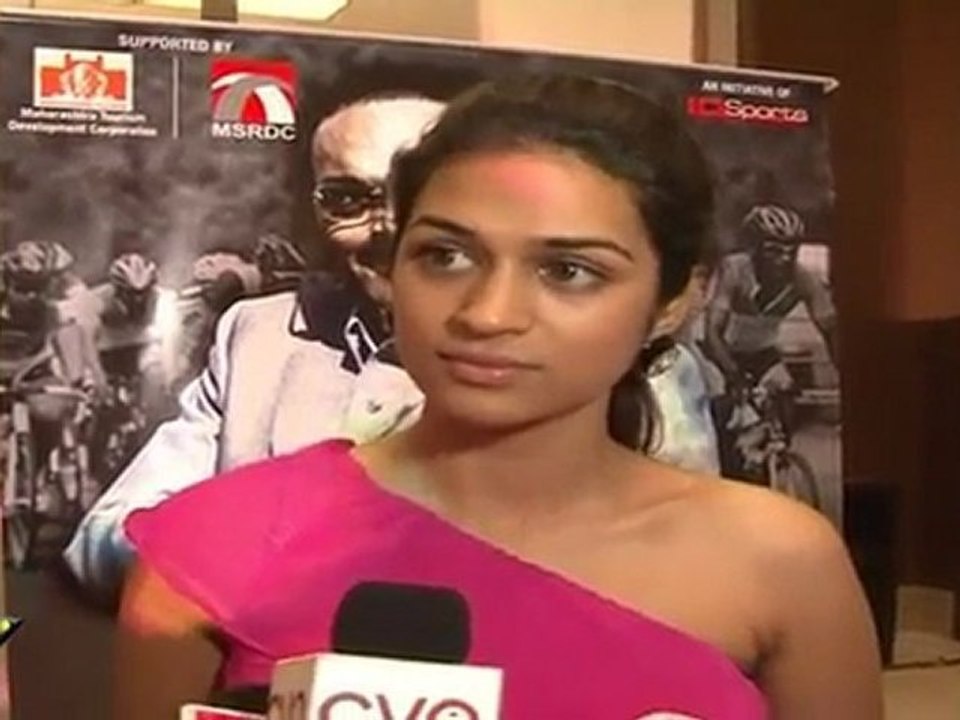Very Hot Shradha Das Speaks About 'Dil To Baccha Hai Ji