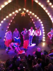 pierre en Michou au cabaret