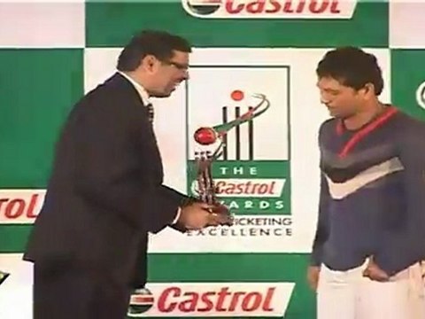 Sachin Tendulkar Gets Batsman Of The Year Award At Castrol Awards 2011