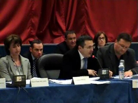 SAINT CYPRIEN CM DU 22/.3/11(8): MME GUIRAUD REPOND LE DOB 5