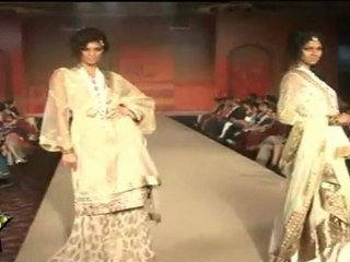 Very Hot Models Walk On Ramp At Ritu Kumar's Fashiion Show