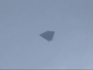 UFO Video Of Black Triangle England 24-Mar-2011