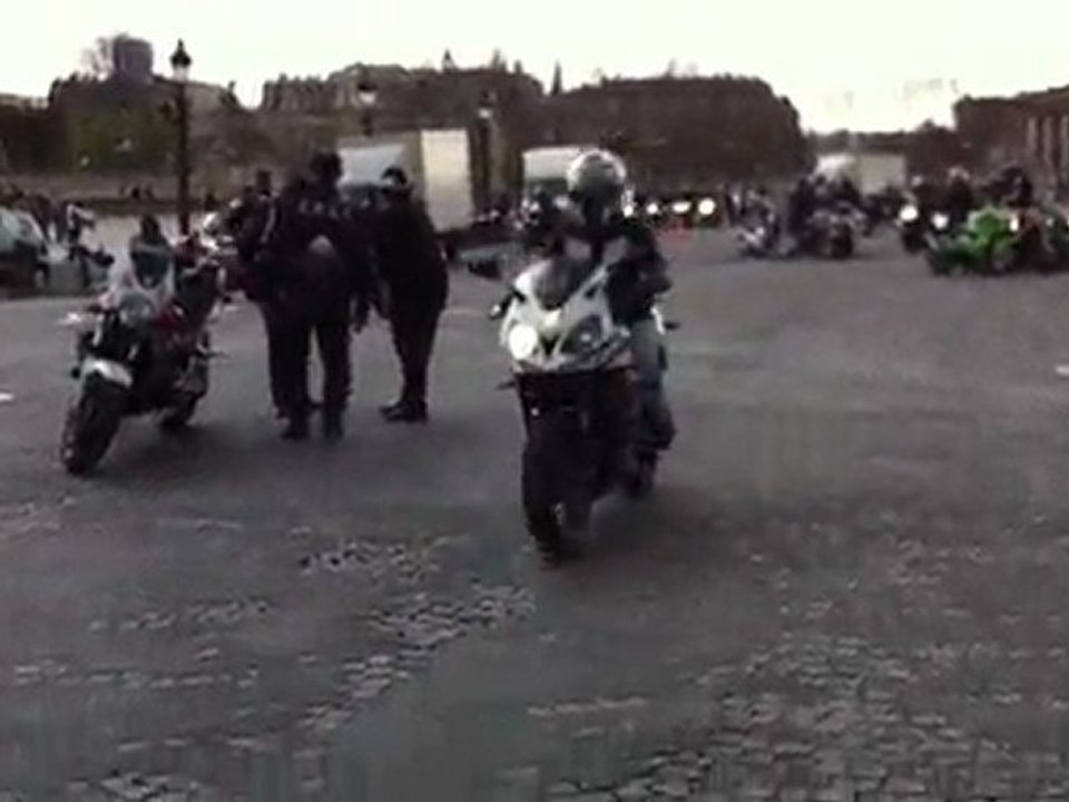 ARTS 125/GC - Manifestation FFMC IDF du 26 mars 2011 Place de la  Concorde-01