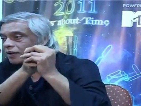 Very Hot Chitrangda & Sudhir Mishra Promotes Ye Saali Zindagi At College
