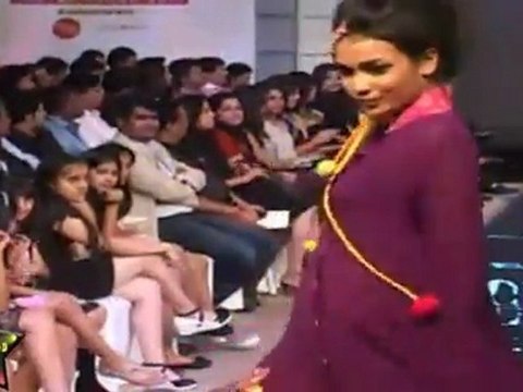 Sexy babes In Sexy Dress At Mumbai Cyclothon - Tour de India Fashion week