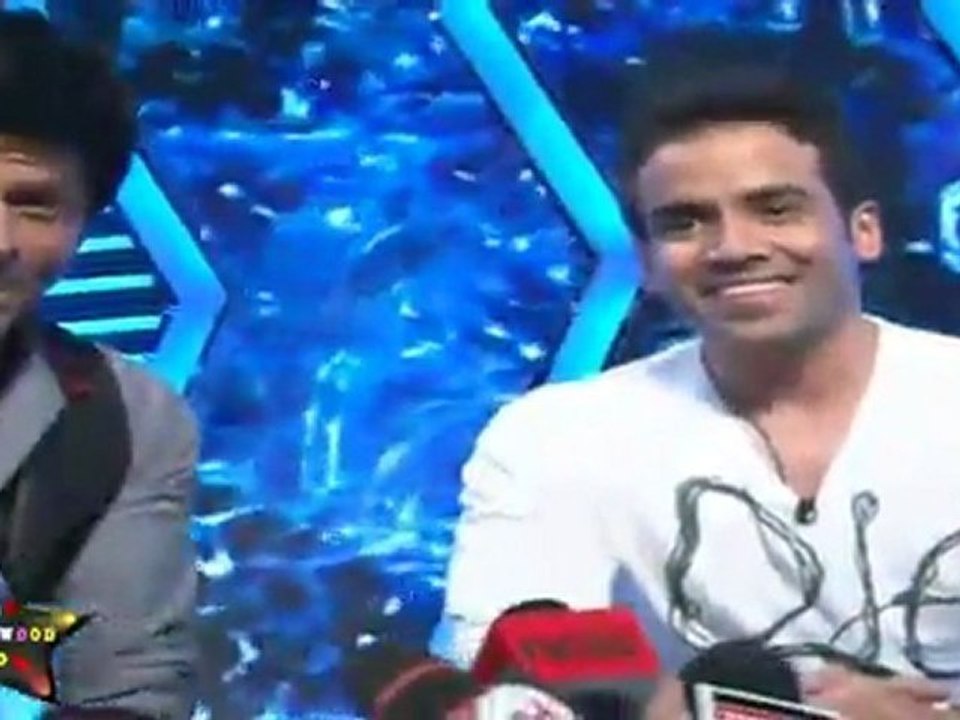 Watch Shahruk Khan & Tusshar kapoor At Press Meet