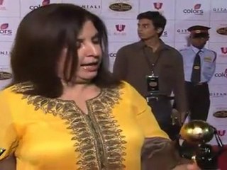 GLOBAL BALAJI AWARD SHOW   FARAH  KHAN GOT THE AWARD 39