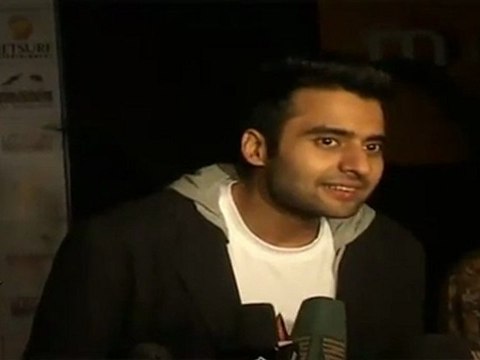 Very Hot Pooja Gupta & Jacky Bhagnani At Rockstar Bryan Adams Music Concert