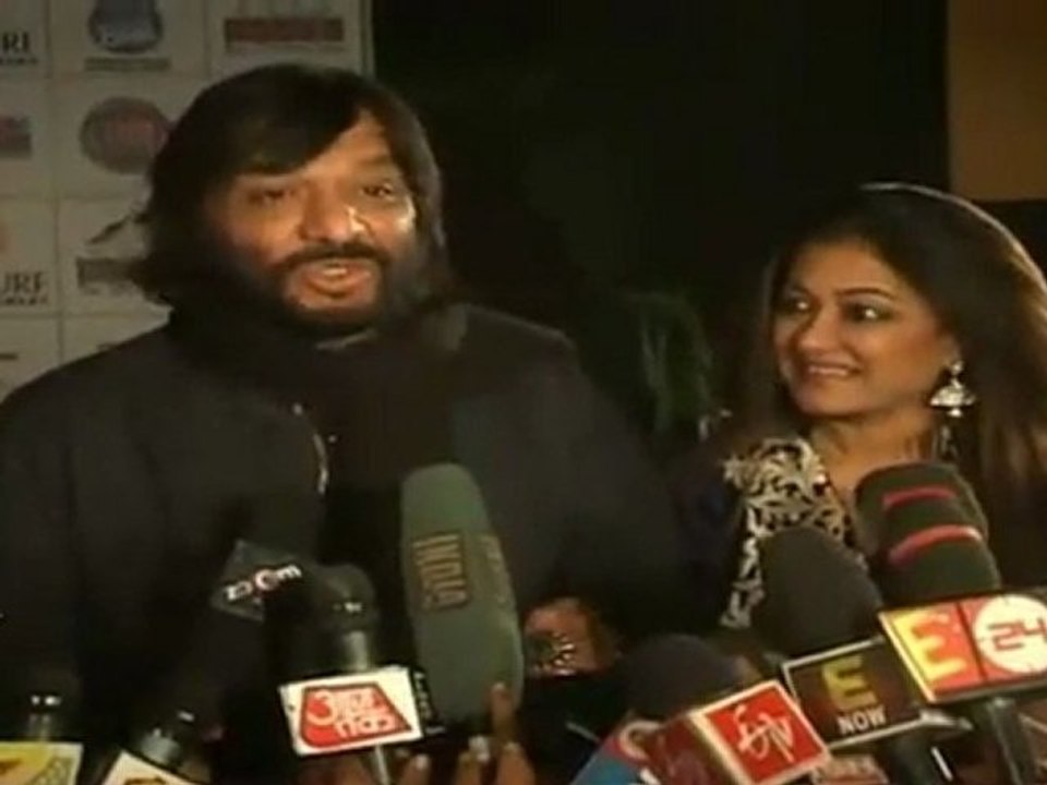 Roop KUmar & Shonali Rathore  At Rockstar Bryan Adams Music Concert