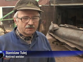 Arabic-Web-Statues of Pope a hit ahead of beatification