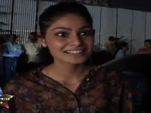 Very Hot Pooja Gupta At Rock Star Bryan Adams Music Concert