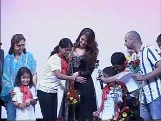 Aishwarya Rai Bachchan Reveals Her Noble Side - Bollywood News