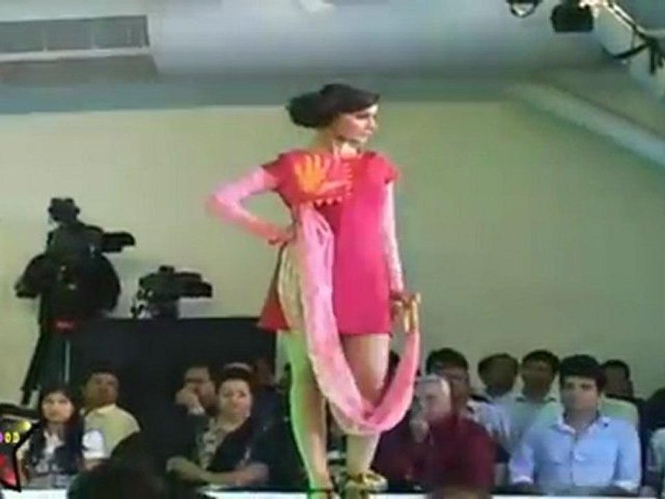 Sexy Babes Shows Her Personal Body Assets At "Fashion show" Grand Finale