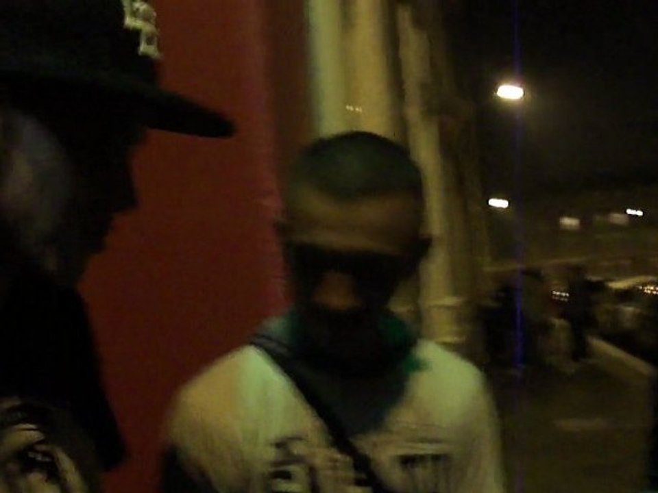 DEF impro freestyle devant le "MUSIC BAR" 26/03/11