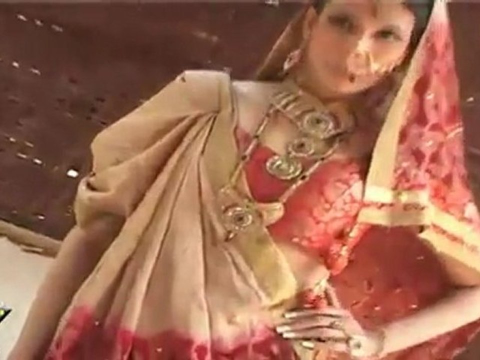 Very Hot Bride In A Indian Bridal Gown Design By 'Umair Zafar'