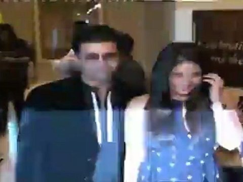 Hot Kareena Kapoor Gives Hot Poses At IIFA Awards 2011 Nomination Event