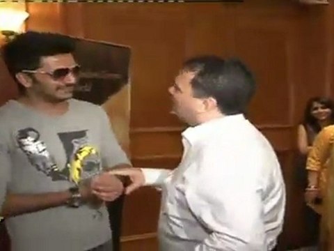 Hot & Sexy Kareena Kapoor Looks Hot At IIFA Awards 2011 Nomination Event