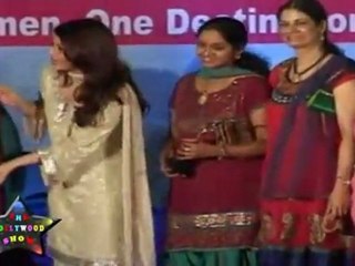 Elegant Aishwarya Rai At"Lavasa Women's Drive 2011 Awards Night"