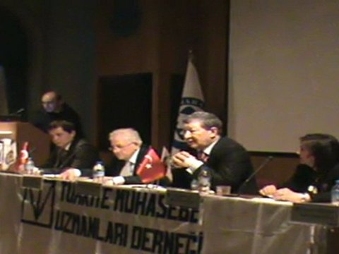 14- (III. Oturum Bşk Ülkü Sönmez) (Türmob Genel Bşk.Yrd) - (II.Muhasebe Uzmanlığı Kongresi) - 1. Konuşmacı; Emre Tekman (TEB Ekonomisti) Konu: Yeni TTK' nun Halka Açılan Kobi' lere Getirdiği Yükümlülükler