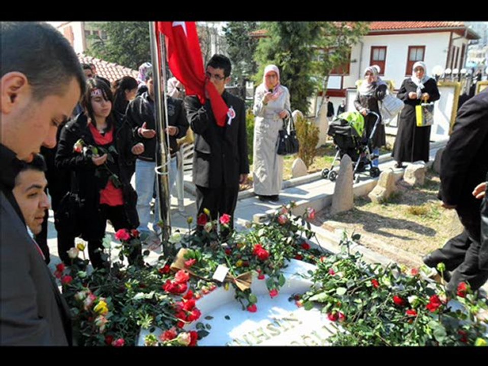 muhsin yazıcıoğlu abimiz reisimiz canımız ...