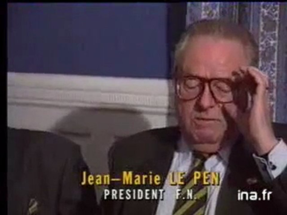 En 1992, TAPIE insulte les électeurs du FN de salauds