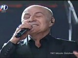 MAZHAR FUAT ÖZKAN (TRT Müzik Ödülleri Töreni)