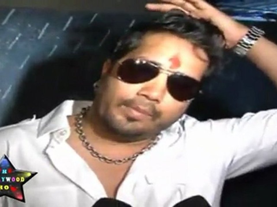 mika singh celebrates holi