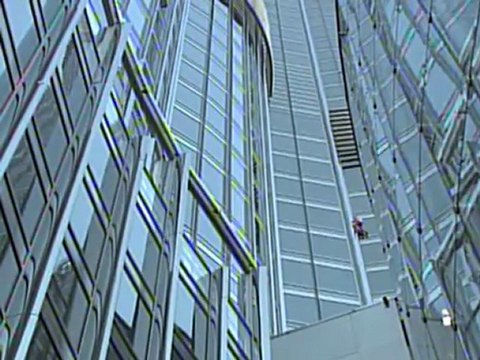 French spiderman scales world's tallest tower