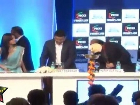 Yash Raj Chopra, Anushka Sharma, Kamal Haasan and Karan Johar at Ficci Frame 2011