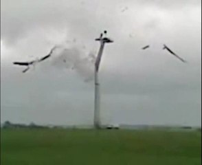 Destruction d'une éolienne par le vent