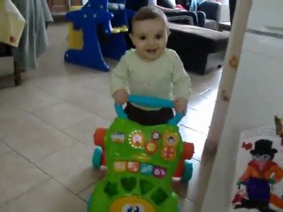 Les premiers pas de Lana le 29 Mars 2011