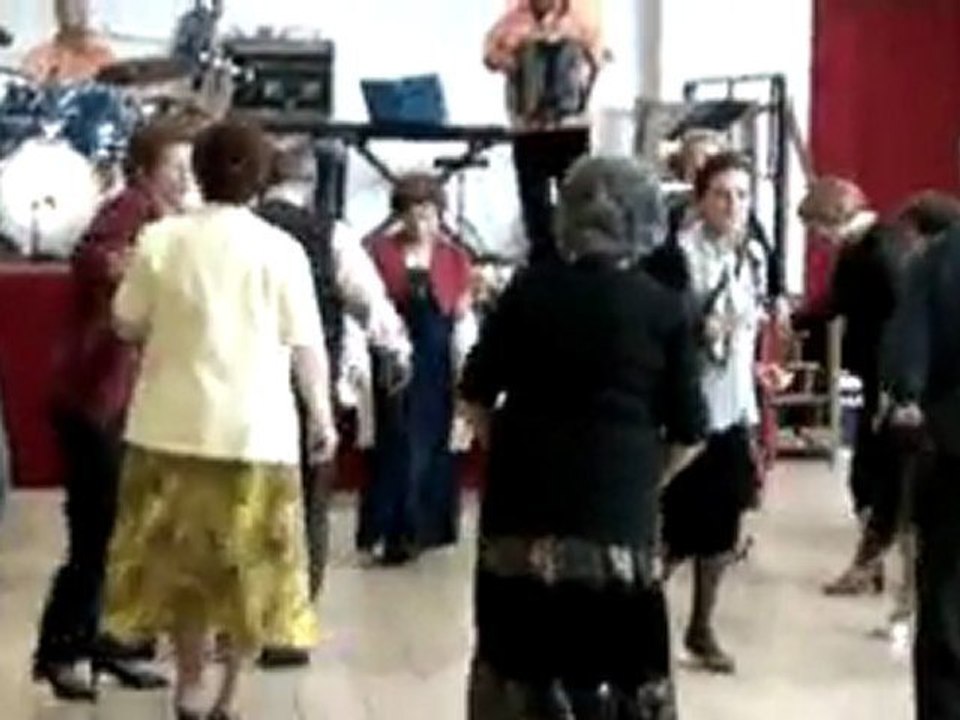 Un bon repas, de la musique et vive la danse !