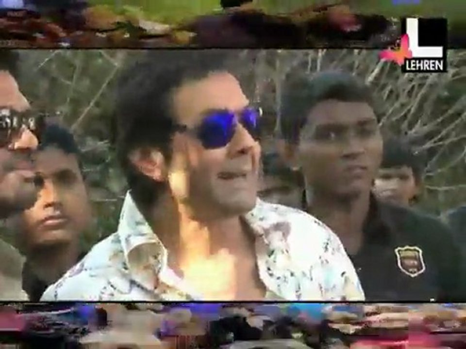 Raunchy 'Pyar Do Pyar Lo' Bash!