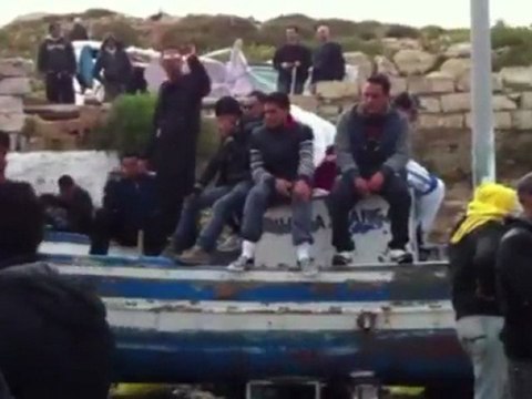 Un millier d'immigrés de Tunisie et Libye arrivent en Italie