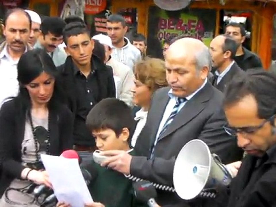 Angut Öğretmen İthalatına Türk Öğrencinin Cevabı