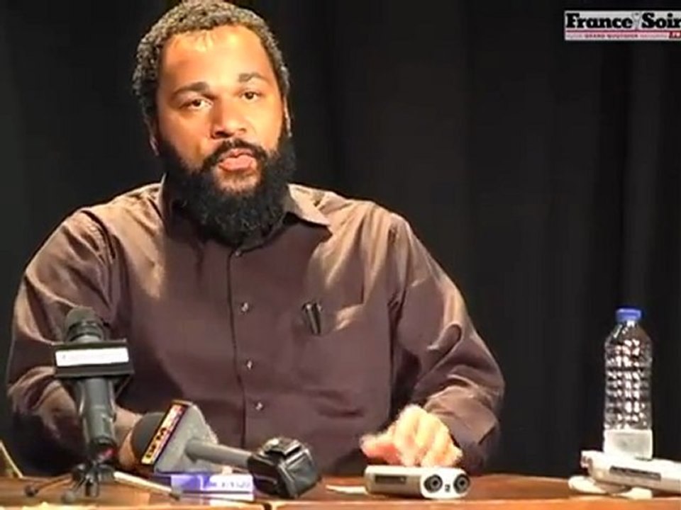Dieudonné - Kadhafi aurait versé 4 Mo d'euros à Sarkozy