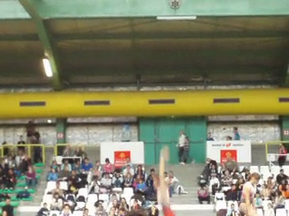 Clément en trampoline