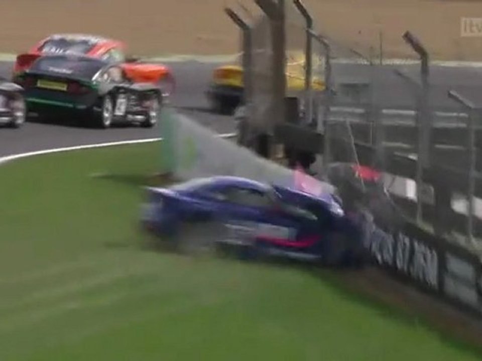Ginetta Jr Brands Hatch 2011 carnage