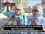 Des militantes françaises manifestent pour Kadhafi en Libye.