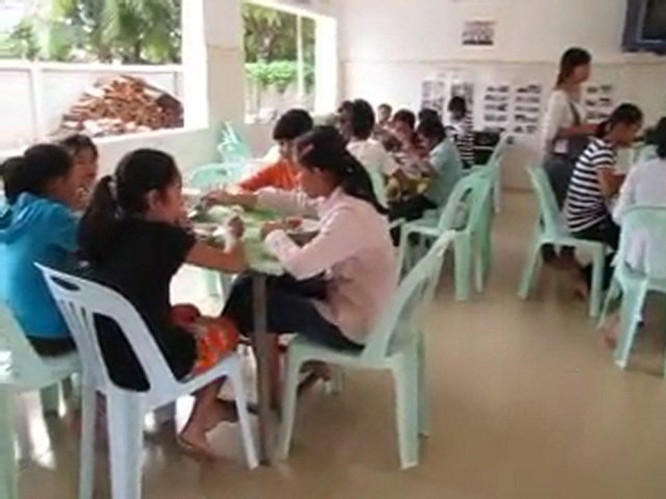 fête du 30 mars au foyer de Battambang 3-1