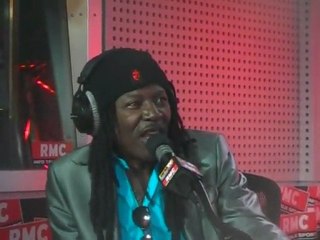 Alpha Blondy critique l'appel de Dakar de Nicolas Sarkozy