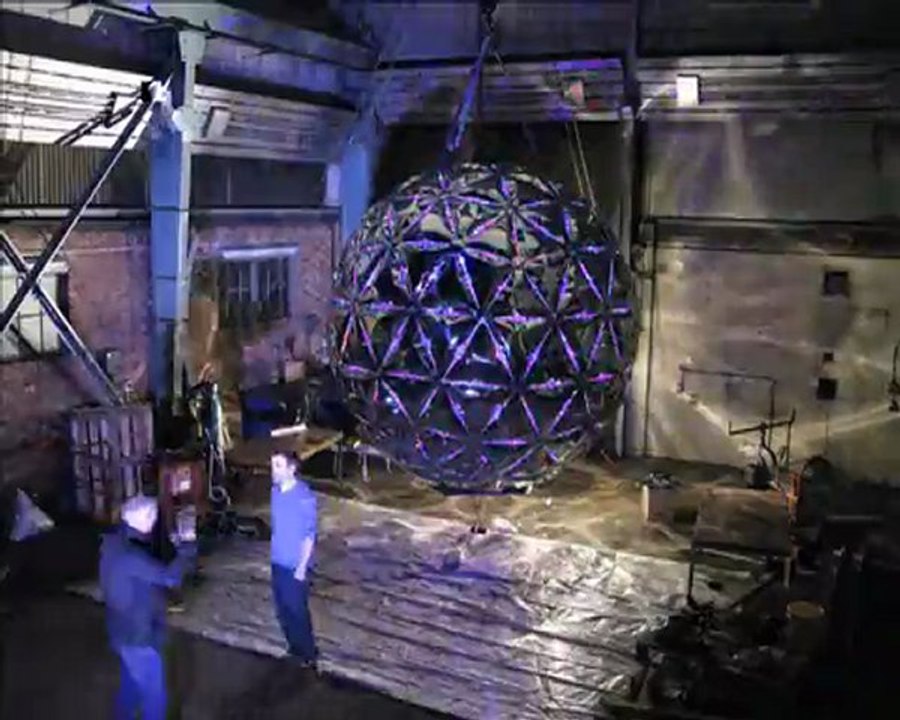 FULL BLOWN - GEODESIC SPHERE TIMELAPSE (V1)