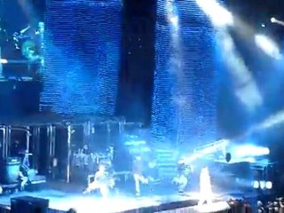 Justin BIEBER "Love Me" à Paris Bercy Ouverture du concert 29-03-2011