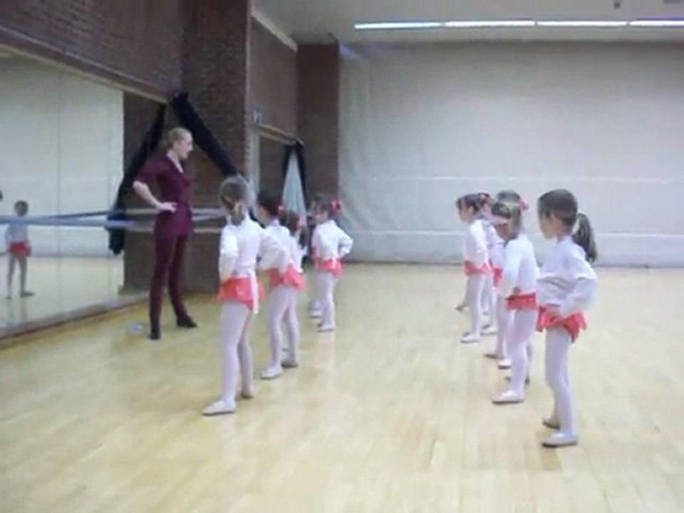 noémye a la dance
